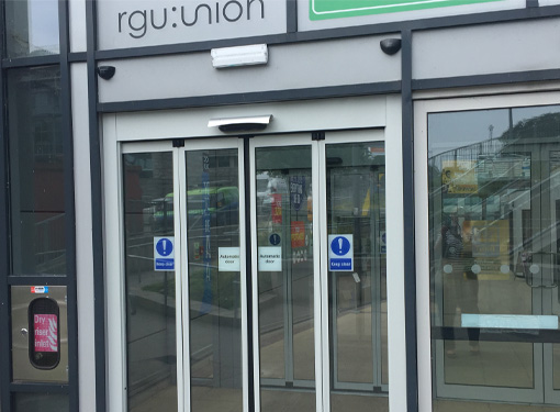 Energy efficient automatic doors. Revolving door technology.